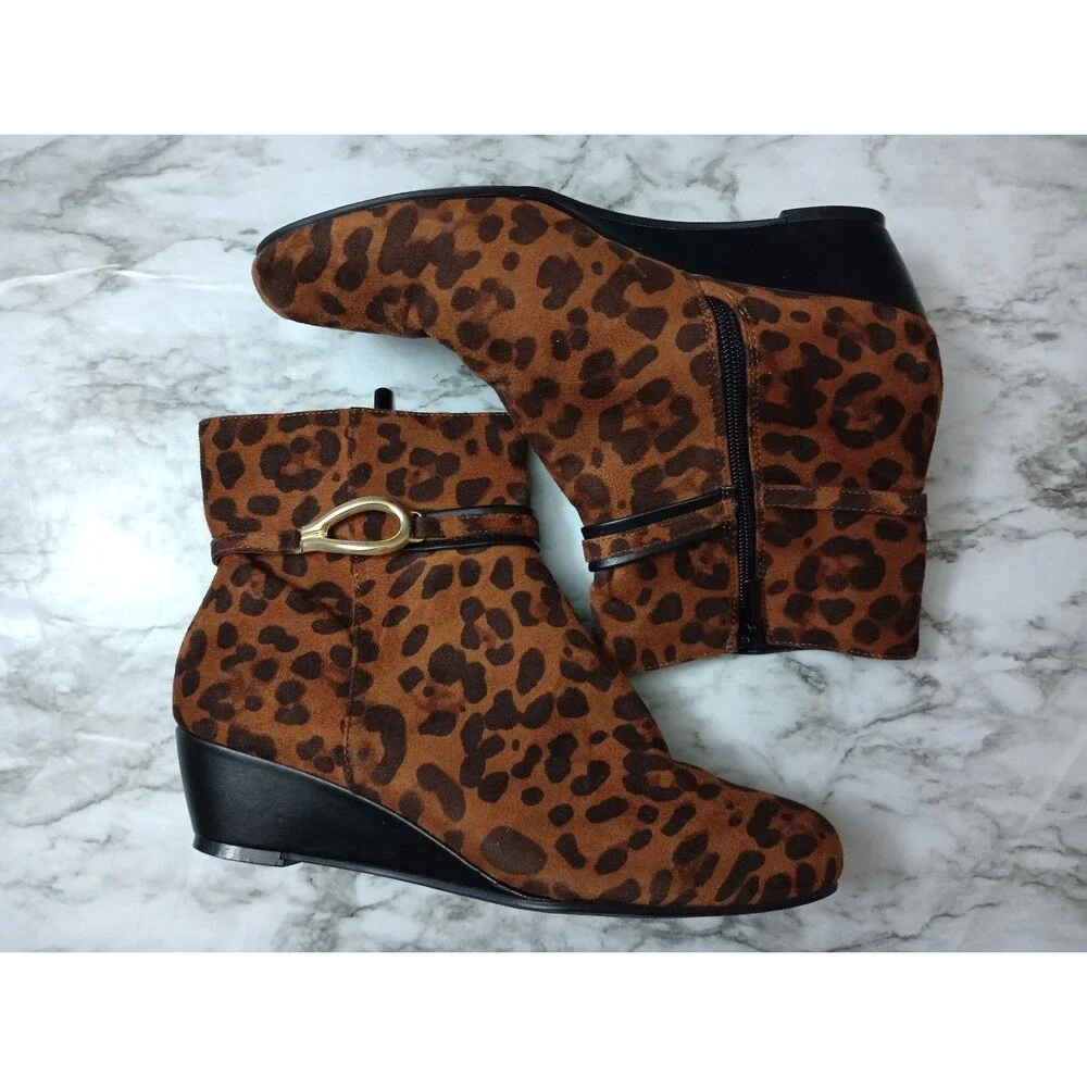 IMPO Leopard Cheetah Print Ankle Boots Gold Color Accent Zipper Size 9M